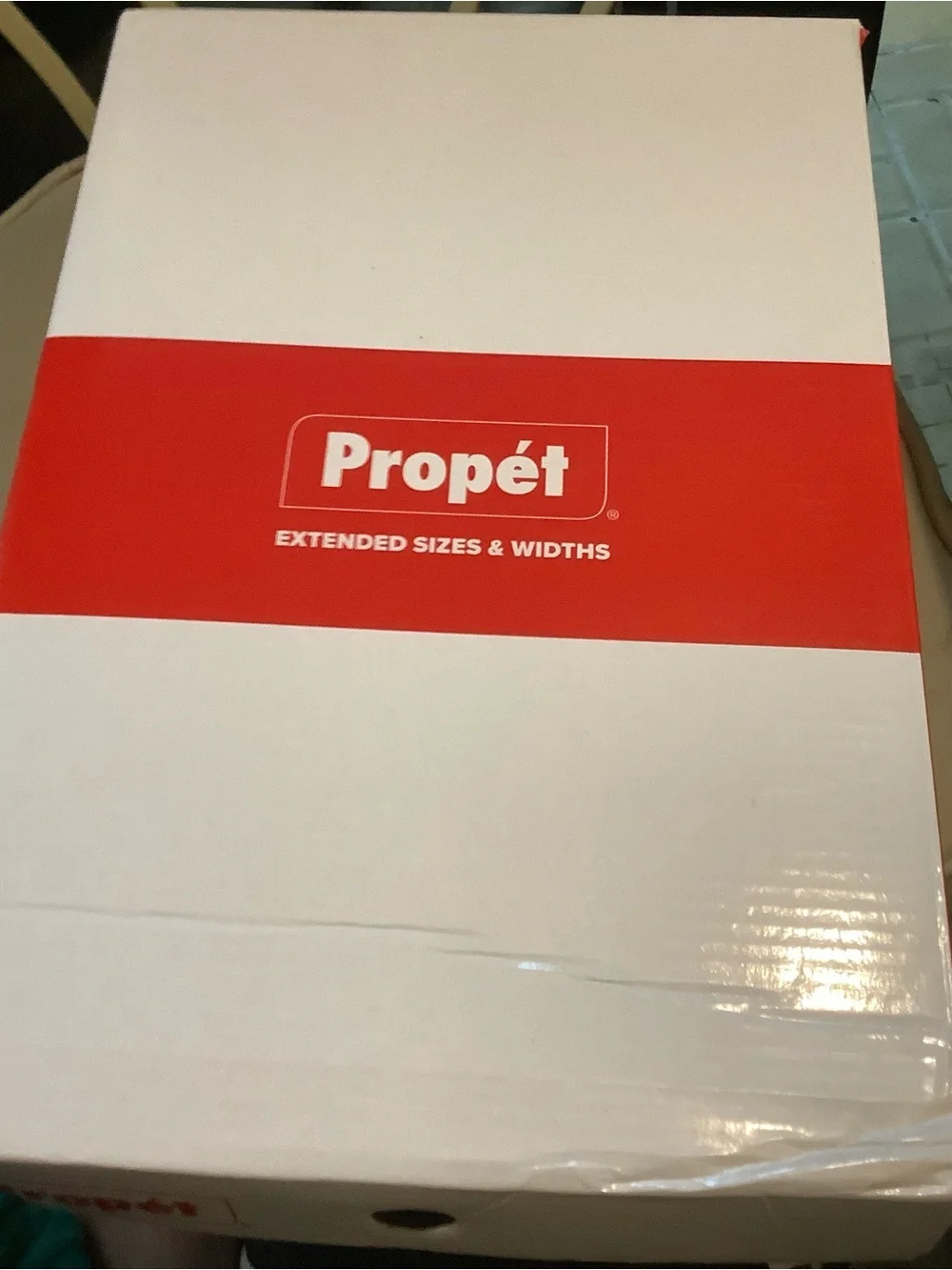 New in the box PROPET 10W Stability Strive Walking Sneakers Black & Hot Pink New
